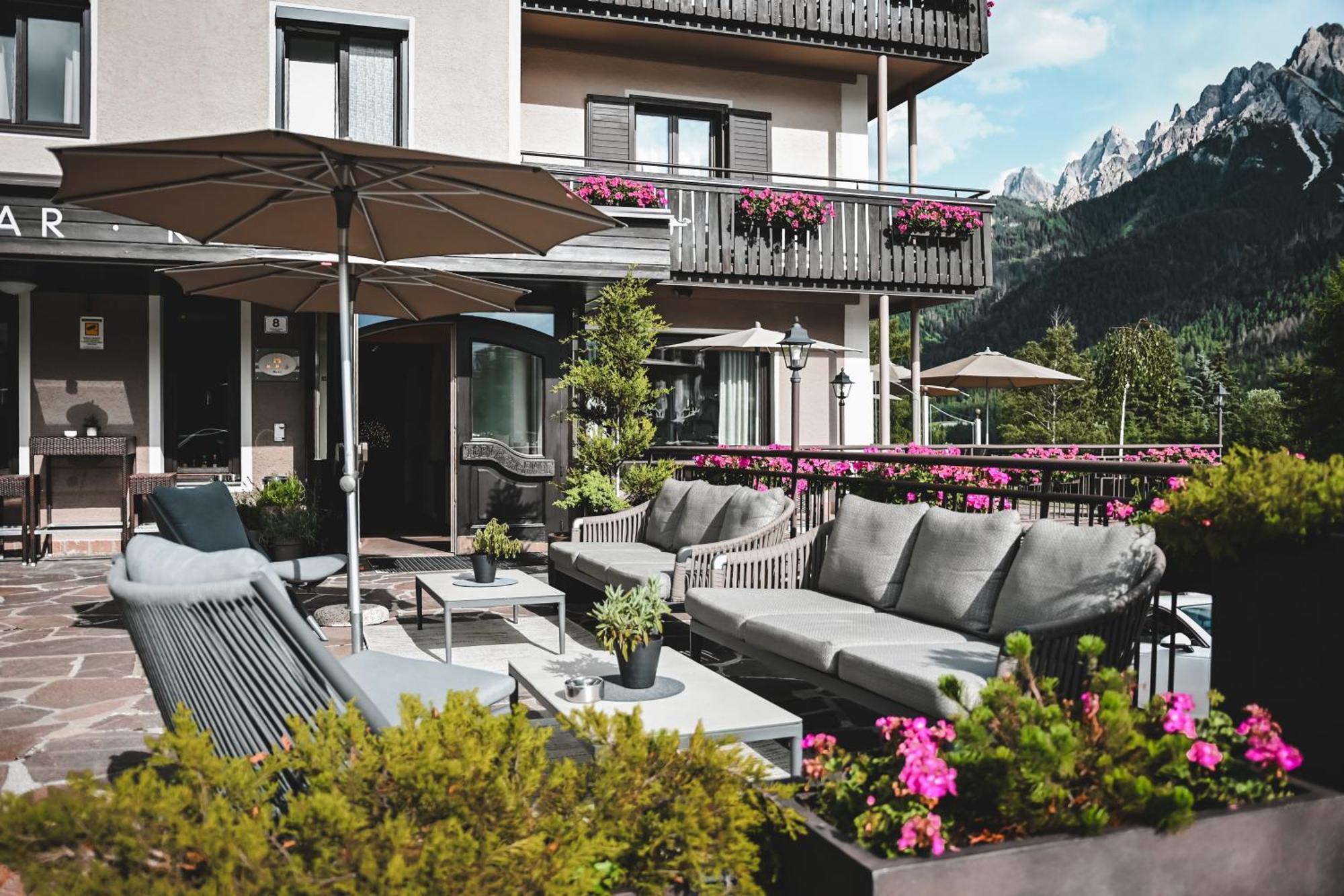 Hotel Toblacherhof ภายนอก รูปภาพ